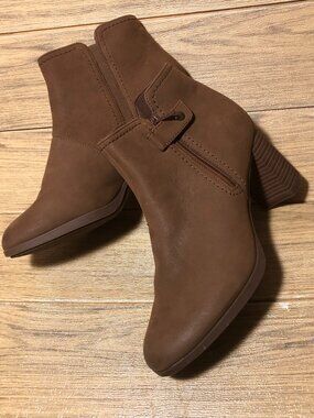 Clarks Collection women brown leather heeled booties 10